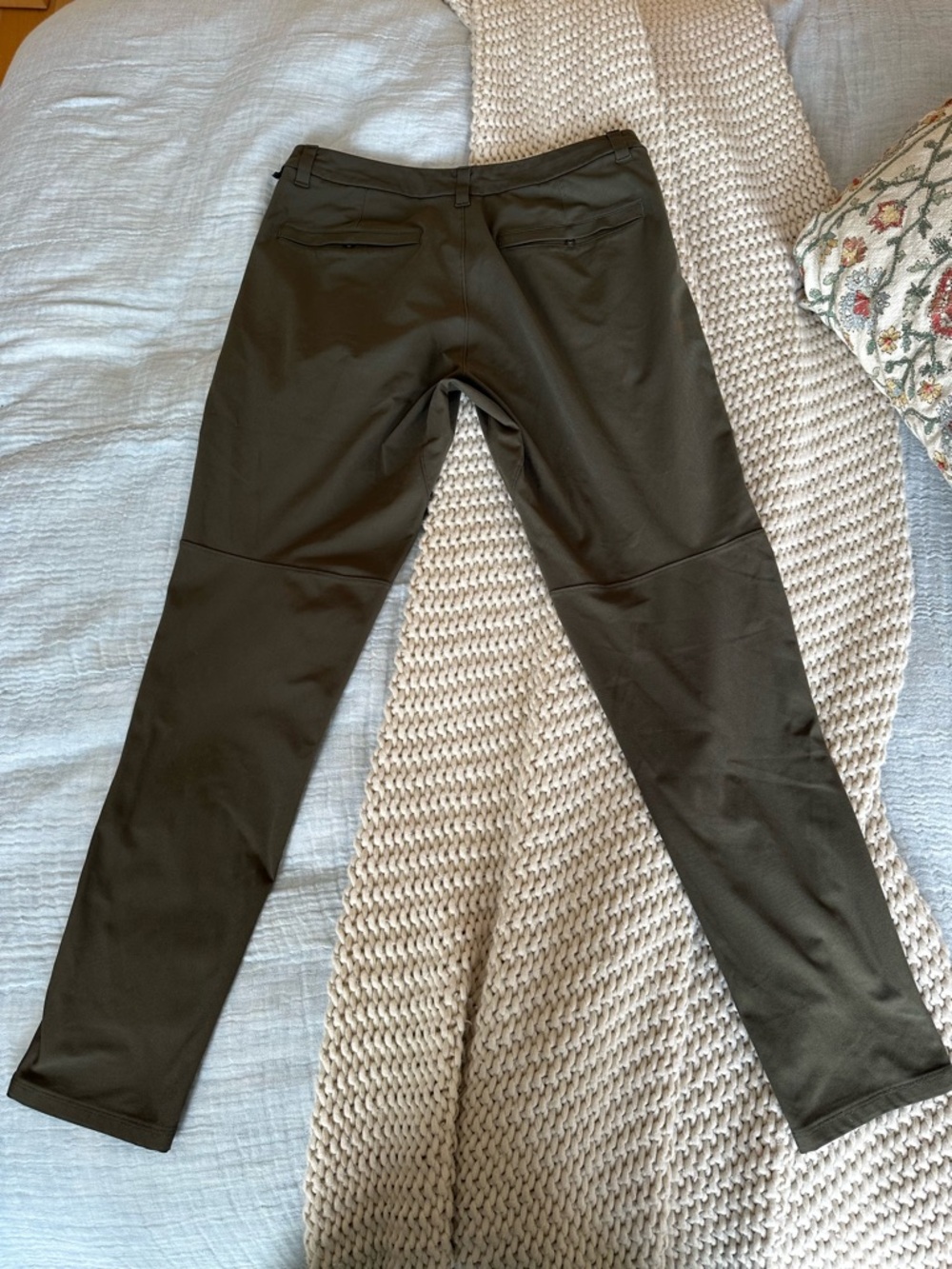 lululemon athletica Men's Olive Chino-Style Performance Pants - Picture 2 of 4